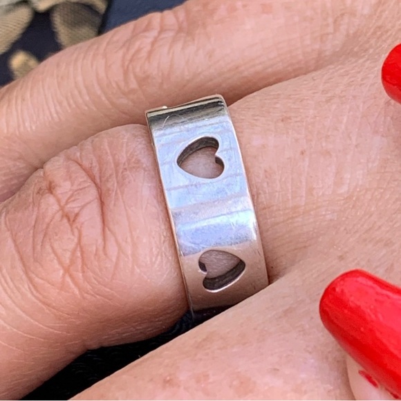 SOLD❤️ Rare Vintage Authentic Tiffany & Co. Sterling Silver Open Heart Band Ring - Picture 10 of 10